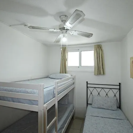 2 Bedrooms Las Americas River-style Pool Апартаменты Арона