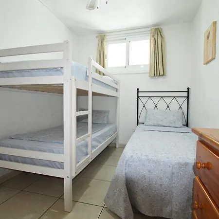 2 Bedrooms Las Americas River-style Pool Апартаменты Арона