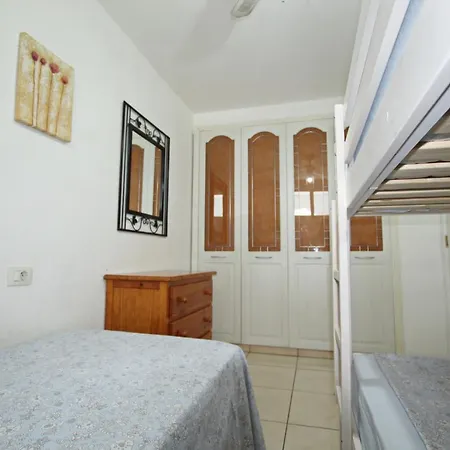 2 Bedrooms Las Americas River-style Pool Арона